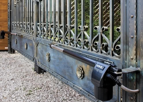 Inwerter hybrydowy Deye i panele słoneczne